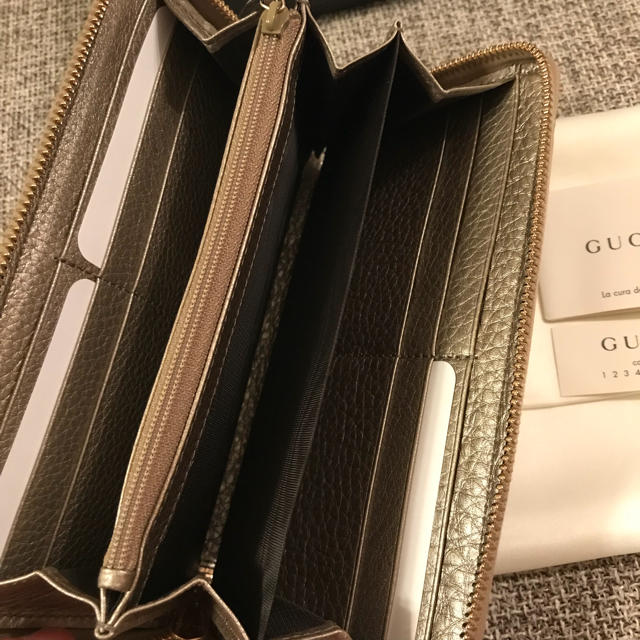 Gucci(グッチ)のルビーmaki様専用！GUCCI グッチ 新品 ラウンドジップ  財布 正規品 レディースのファッション小物(財布)の商品写真