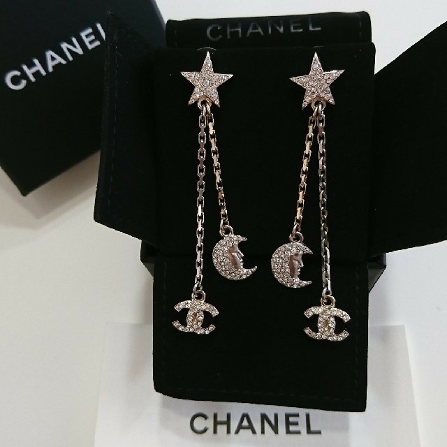人気の贈り物が CHANEL - ピアス シャネル きゃら☆!極美品! ピアス