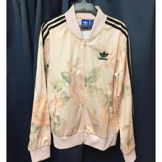 アディダス(adidas)のadidas ジャケット ピンク花柄(ブルゾン)