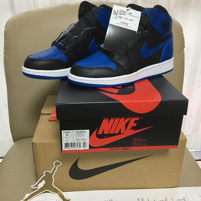NIKE(ナイキ)のNIKE AIR JORDAN 1 AJ1 OG ROYAL BLUE青黒ブルー レディースの靴/シューズ(スニーカー)の商品写真
