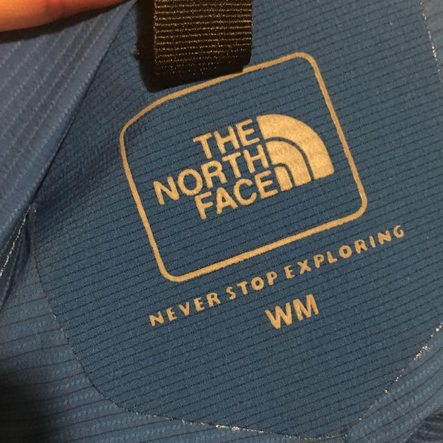 THE NORTH FACE(ザノースフェイス)のTHE NORT FACE/ブルー ウィンドブレーカー 完全防水 レディースのジャケット/アウター(ナイロンジャケット)の商品写真