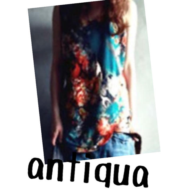 antiqua(アンティカ)のantiquaフラワータンクトップ レディースのトップス(Tシャツ(半袖/袖なし))の商品写真