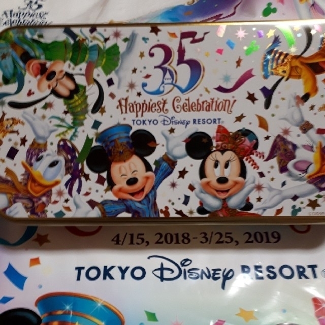 Disney(ディズニー)のディズニー35周年お菓子タオルおまとめです 食品/飲料/酒の食品(菓子/デザート)の商品写真