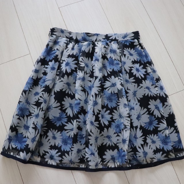 Rirandture(リランドチュール)のリランドチュール 花柄 スカート レディースのスカート(ひざ丈スカート)の商品写真