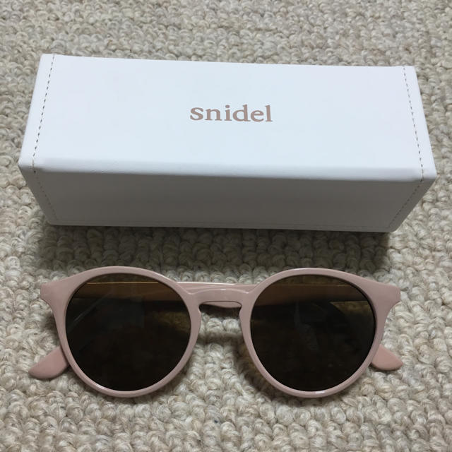 SNIDEL(スナイデル)の新品♡snidelサングラス♡スナイデル♡ピンク2017SS レディースのファッション小物(サングラス/メガネ)の商品写真