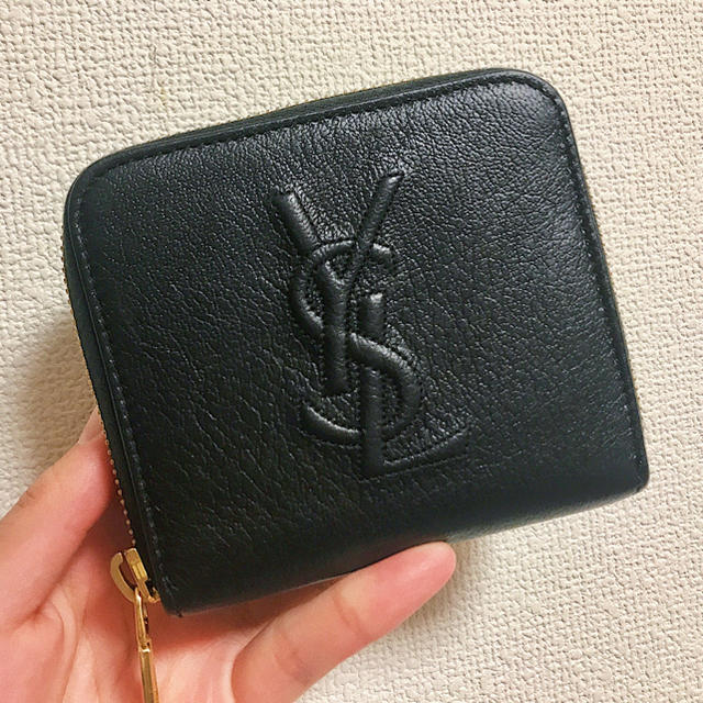 Saint Laurent イヴ サンローラン 二つ折り財布の通販 By Misato S Shop サンローランならラクマ