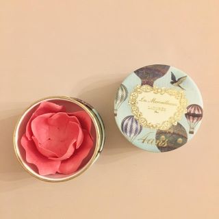 レメルヴェイユーズラデュレ(Les Merveilleuses LADUREE)のラデュレ ミニチーク 花びら 限定 気球(チーク)