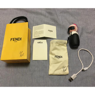 フェンディ(FENDI)のFENDI 正規ノベルティ USB 充電器 モバイルバッテリー 限定 非売品(バッテリー/充電器)