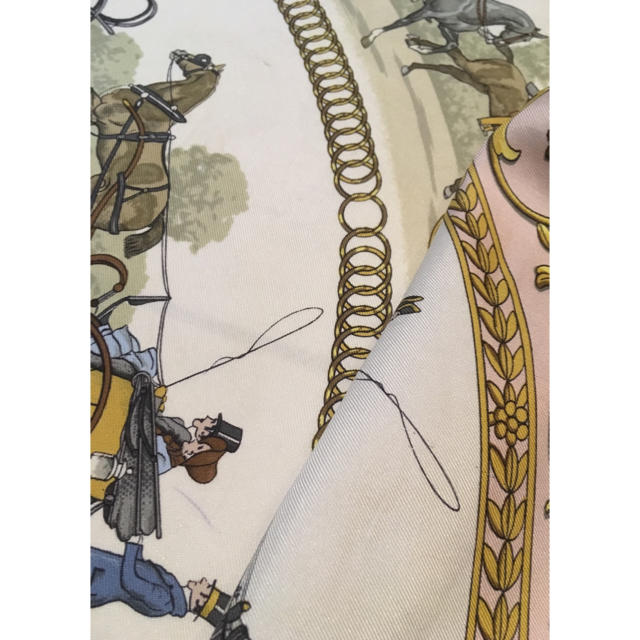 Hermes(エルメス)の人気のロンシャン ピンク エルメス スカーフ カレ90 レディースのファッション小物(バンダナ/スカーフ)の商品写真