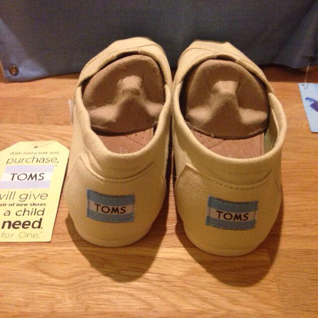 TOMS(natural)☆新品 未使用 レディースの靴/シューズ(スニーカー)の商品写真