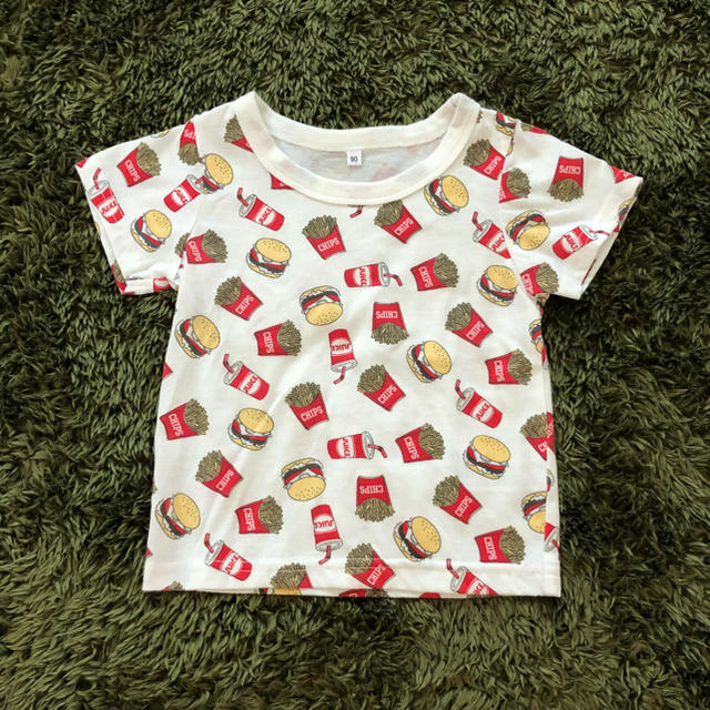 しまむら(シマムラ)のしまむら ハンバーガー ポテト Tシャツ 半袖 90cm キッズ/ベビー/マタニティのキッズ服男の子用(90cm~)(Tシャツ/カットソー)の商品写真