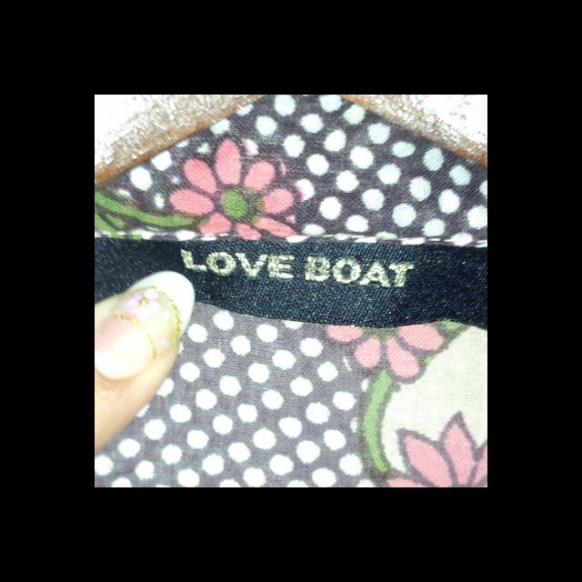 LOVE BOAT(ラブボート)のLOVEBOAT　花柄シャツ レディースのトップス(シャツ/ブラウス(長袖/七分))の商品写真