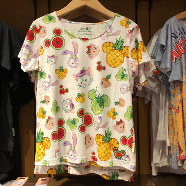 香港ディズニー2018年サマー 新商品 フルーツ柄ダッフィー Tシャツ Mサイズ | フリマアプリ ラクマ