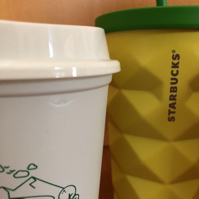 Starbucks Coffee(スターバックスコーヒー)の新品★２個+おまけ スターバックスハワイ限定 ステンレスタンブラー パイナップル インテリア/住まい/日用品のキッチン/食器(タンブラー)の商品写真