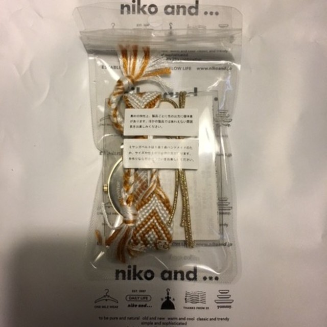 niko and...(ニコアンド)の新品未使用　ミサンガウォッチ レディースのファッション小物(腕時計)の商品写真