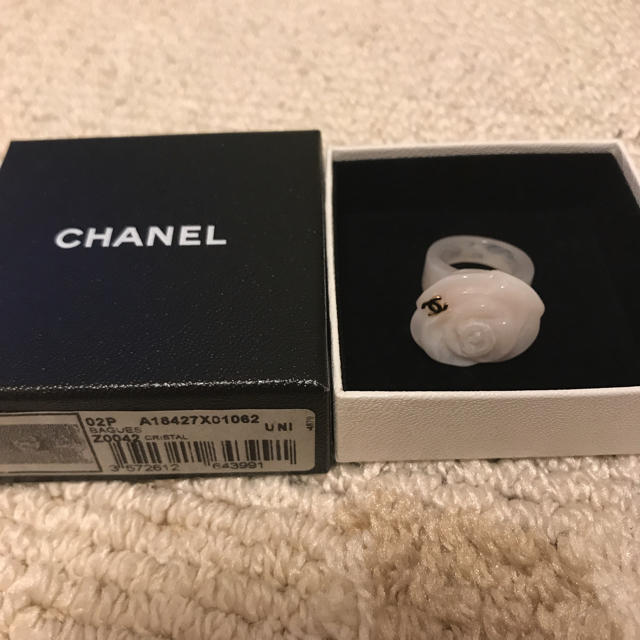 CHANEL(シャネル)の超美品★箱付★CHANEL シャネル カメリア 指輪 ピンク  レディースのアクセサリー(リング(指輪))の商品写真