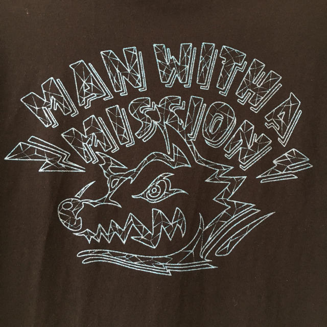 MAN WITH A MISSION(マンウィズアミッション)のマンウィズ☆キラキラTシャツ  Mサイズ エンタメ/ホビーのタレントグッズ(ミュージシャン)の商品写真