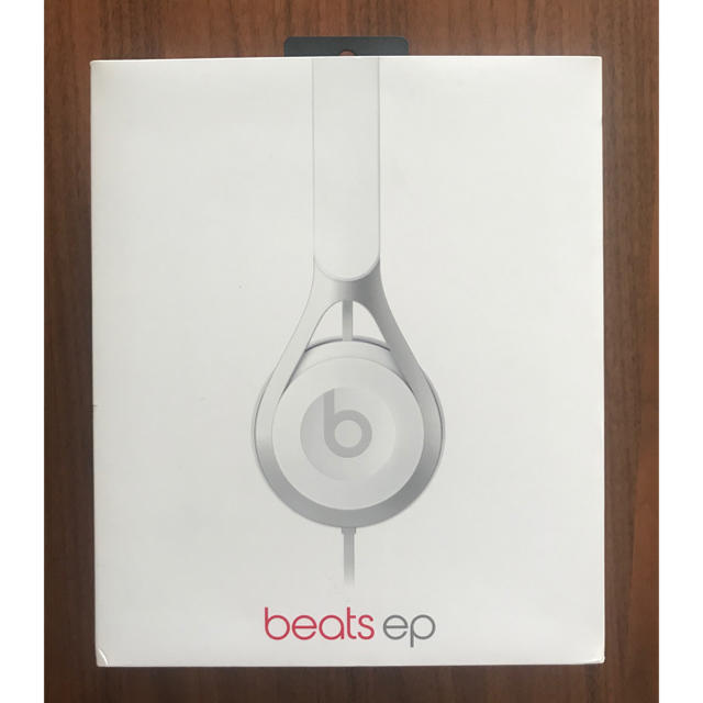 Beats by Dr Dre(ビーツバイドクタードレ)のbeats ep 白【未使用】 スマホ/家電/カメラのオーディオ機器(ヘッドフォン/イヤフォン)の商品写真