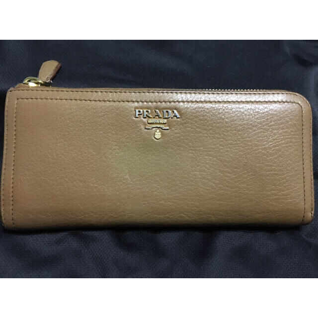 PRADA(プラダ)のTERRZZO様　専用　プラダ　PRADA 長財布 レディースのファッション小物(財布)の商品写真