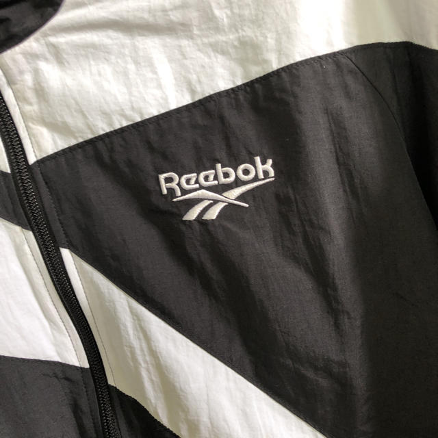Reebok(リーボック)の小松様 reebok リーボック  ナイロンジャケット 未使用品 M ブラック  メンズのジャケット/アウター(ナイロンジャケット)の商品写真
