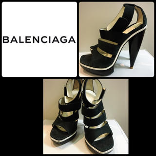 バレンシアガ(Balenciaga)のaaaa様専用ページです♡バレンシアガ♡ブラックスエード  デザインサンダル♡(サンダル)