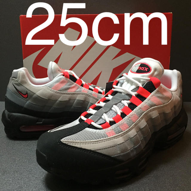 NIKE(ナイキ)の新品 黒タグ 25 NIKE AIR MAX 95 OG Solar Red 赤 メンズの靴/シューズ(スニーカー)の商品写真