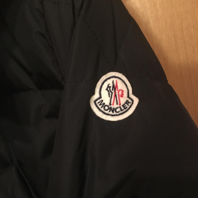 MONCLER(モンクレール)のお値下げ！！美品 モンクレール国内正規品 ダウンコート サイズ2 レディースのジャケット/アウター(ダウンコート)の商品写真