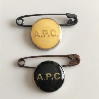 アーペーセー(A.P.C)のAPC  バッヂ  ２つ(バッジ/ピンバッジ)