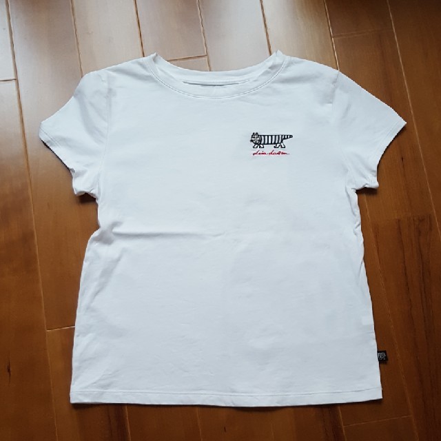 UNIQLO(ユニクロ)のリサラーソンTシャツ　Sサイズ レディースのトップス(Tシャツ(半袖/袖なし))の商品写真