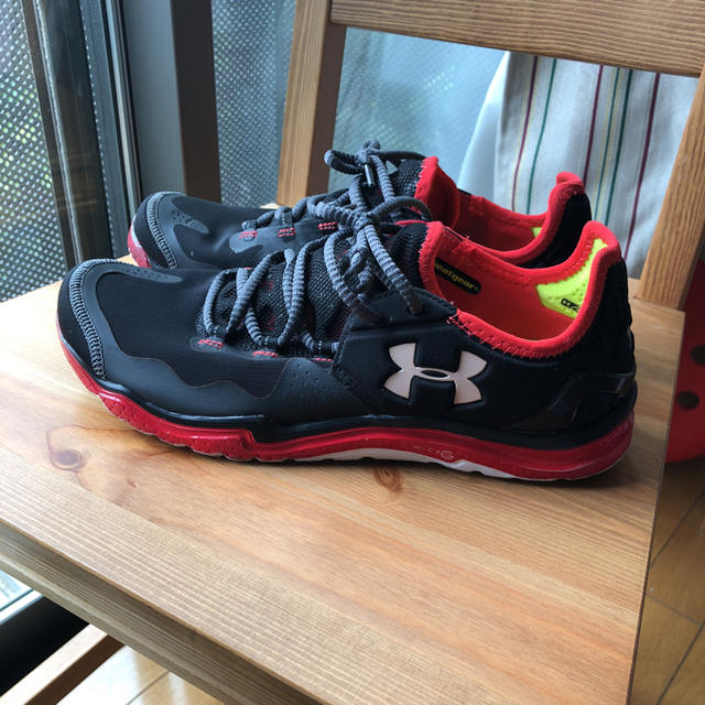 UNDER ARMOUR(アンダーアーマー)の値下げしました ランニングシューズ  アンダーアーマー スポーツ/アウトドアのランニング(シューズ)の商品写真