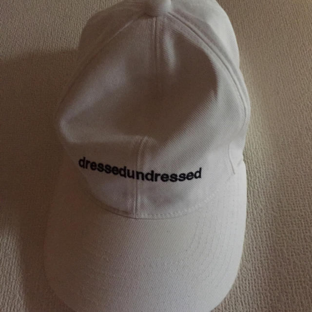 DRESSEDUNDRESSED(ドレスドアンドレスド)のドレスドアンドレスド 18ss キャップ 白 メンズの帽子(キャップ)の商品写真