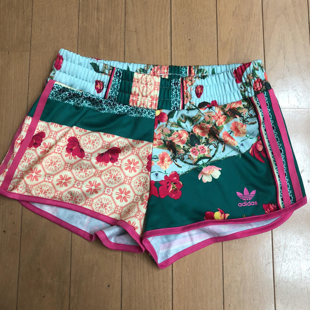 adidas(アディダス)のadidas farm ショーツ レディースのパンツ(ショートパンツ)の商品写真