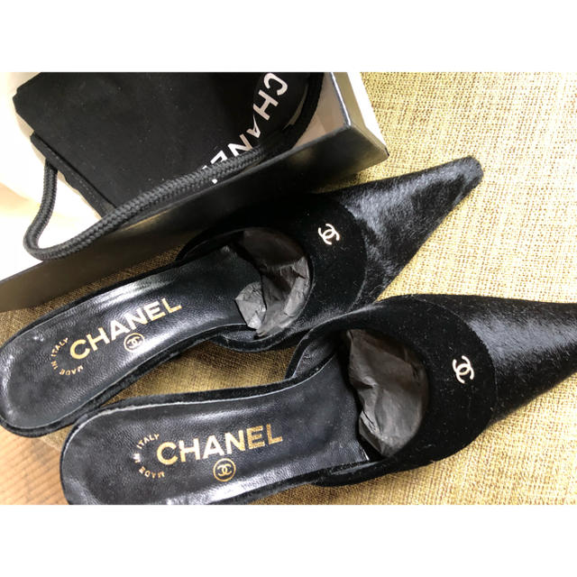 CHANEL(シャネル)のシャネル ミュール  サイズ  37   ベルベット  ハラコ レディースの靴/シューズ(ミュール)の商品写真