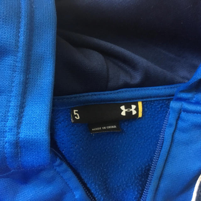 UNDER ARMOUR(アンダーアーマー)の男の子用パーカー まとめ売り キッズ/ベビー/マタニティのキッズ服男の子用(90cm~)(ジャケット/上着)の商品写真