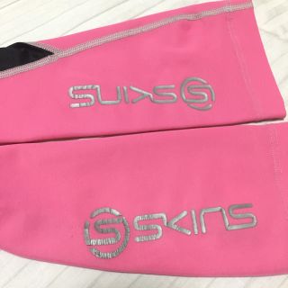 スキンズ(SKINS)のSKINS 疲労軽減サポーター(トレーニング用品)