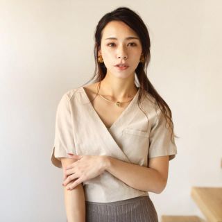 トゥデイフル(TODAYFUL)のTODAYFUL Linen Cache-coeur Blouse新品(シャツ/ブラウス(半袖/袖なし))