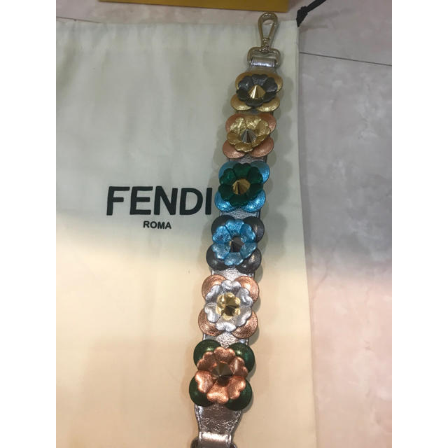 FENDI(フェンディ)のFENDI☆ストラップユー★フェンディSTRAP YOU レディースのバッグ(ショルダーバッグ)の商品写真