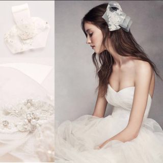 ヴェラウォン(Vera Wang)の新品タグ付き☆white  by vera wang ヘッドドレス ヘッドアクセ(ウェディングドレス)