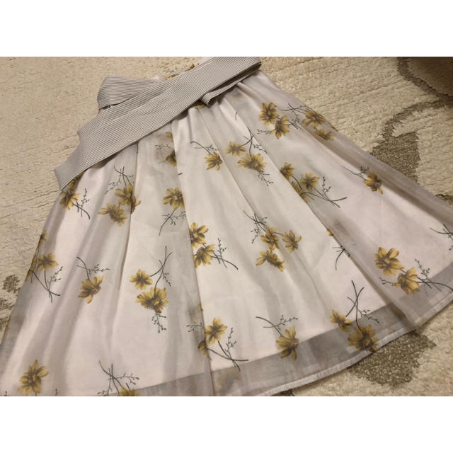 JILL by JILLSTUART(ジルバイジルスチュアート)のJILLbyJILLSTUART 花柄 シフォンスカート ストライプリボン M レディースのスカート(ひざ丈スカート)の商品写真