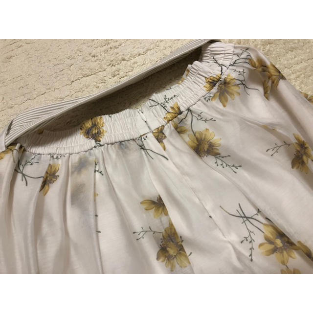 JILL by JILLSTUART(ジルバイジルスチュアート)のJILLbyJILLSTUART 花柄 シフォンスカート ストライプリボン M レディースのスカート(ひざ丈スカート)の商品写真
