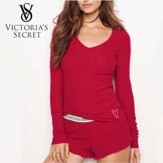 ヴィクトリアズシークレット(Victoria's Secret)のVSレッドリブルームウェアセット(ルームウェア)