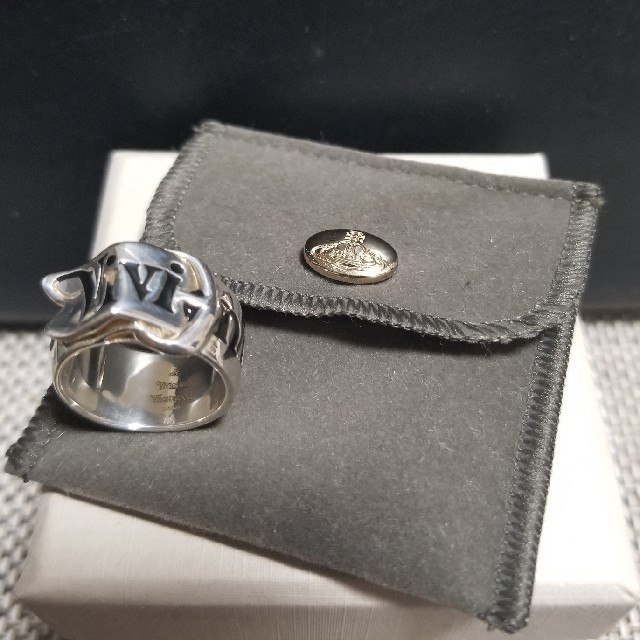 Vivienne Westwood(ヴィヴィアンウエストウッド)のヴィヴィアンウエストウッド ベルトリング 指輪 レディースのアクセサリー(リング(指輪))の商品写真