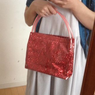 ミュウミュウ(miumiu)のmiumiuの赤ラメバック(ハンドバッグ)