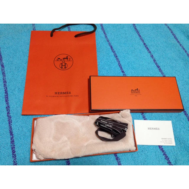 Hermes - 新品 エルメス タオルハンカチ ギフト 箱、ショッパー リボン付 上品 ベージュの通販 by furirun's shop