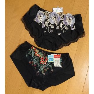 トリンプ(Triumph)のトリンプ
ショーツM 花柄刺繍レース 2点セット
(ショーツ)