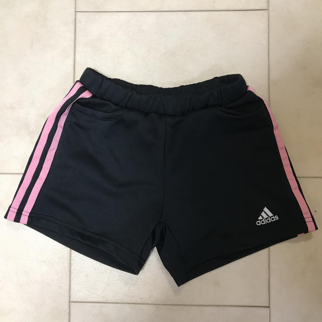 adidas(アディダス)のアディダス トレーニング ショートパンツ 130 キッズ/ベビー/マタニティのキッズ服女の子用(90cm~)(パンツ/スパッツ)の商品写真