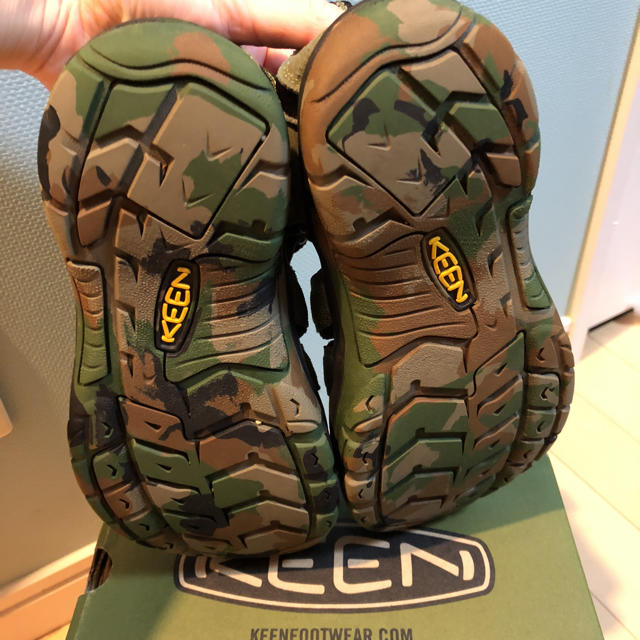 KEEN(キーン)のKEEN★22.5㎝ キッズ/ベビー/マタニティのベビー靴/シューズ(~14cm)(サンダル)の商品写真