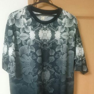 エイチアンドエム(H&M)のH&M 花柄ビッグシャツ(Tシャツ/カットソー(半袖/袖なし))