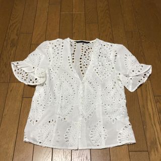 ザラ(ZARA)のzara ザラ 刺繍ブラウス(シャツ/ブラウス(半袖/袖なし))