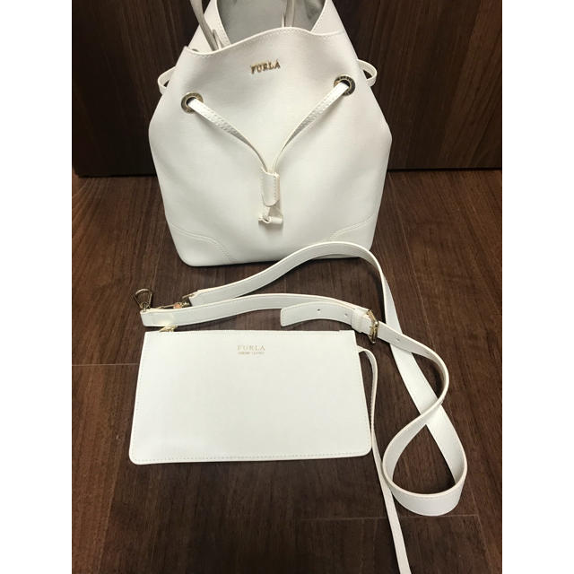 FURLA - フルラ バケツ型 バッグの通販 by りょー|フルラならラクマ FURLA - フルラ バケツ型 バッグの通販 by りょー|フルラならラクマ